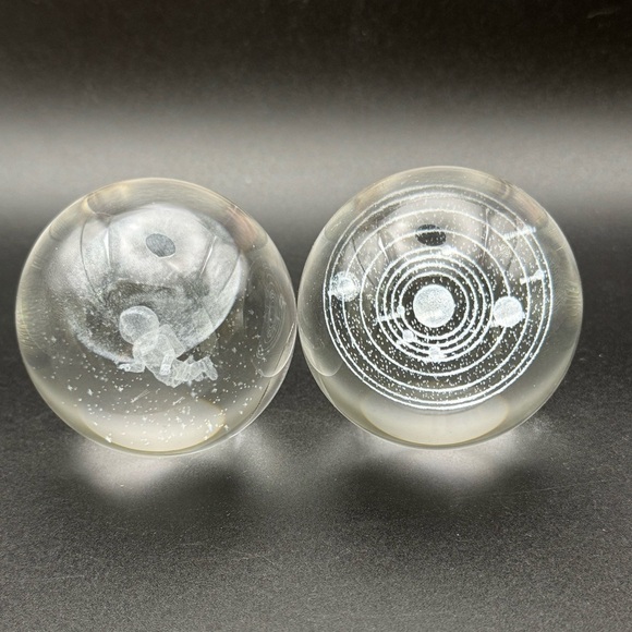 2 Laser Engraved Solar System & Astronaut  3D  Balls Planets Model Glass Globes - Picture 1 of 7